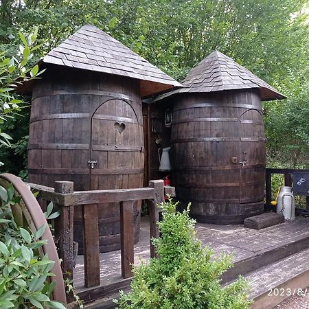 Les Tonneaux De Lisores Exterior foto